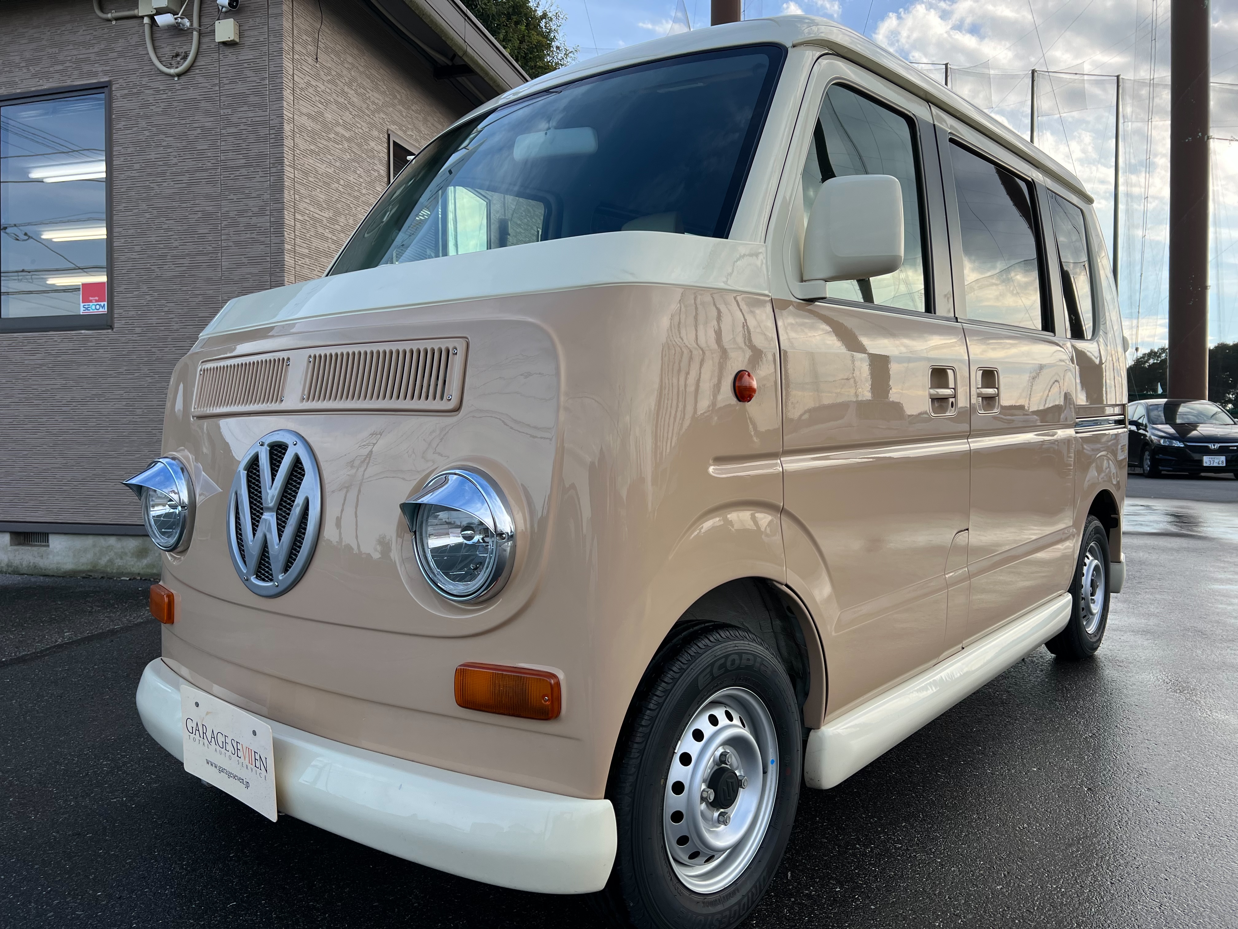 SOLD OUT　エヴリィ　ワーゲンバス仕様　ベージュ