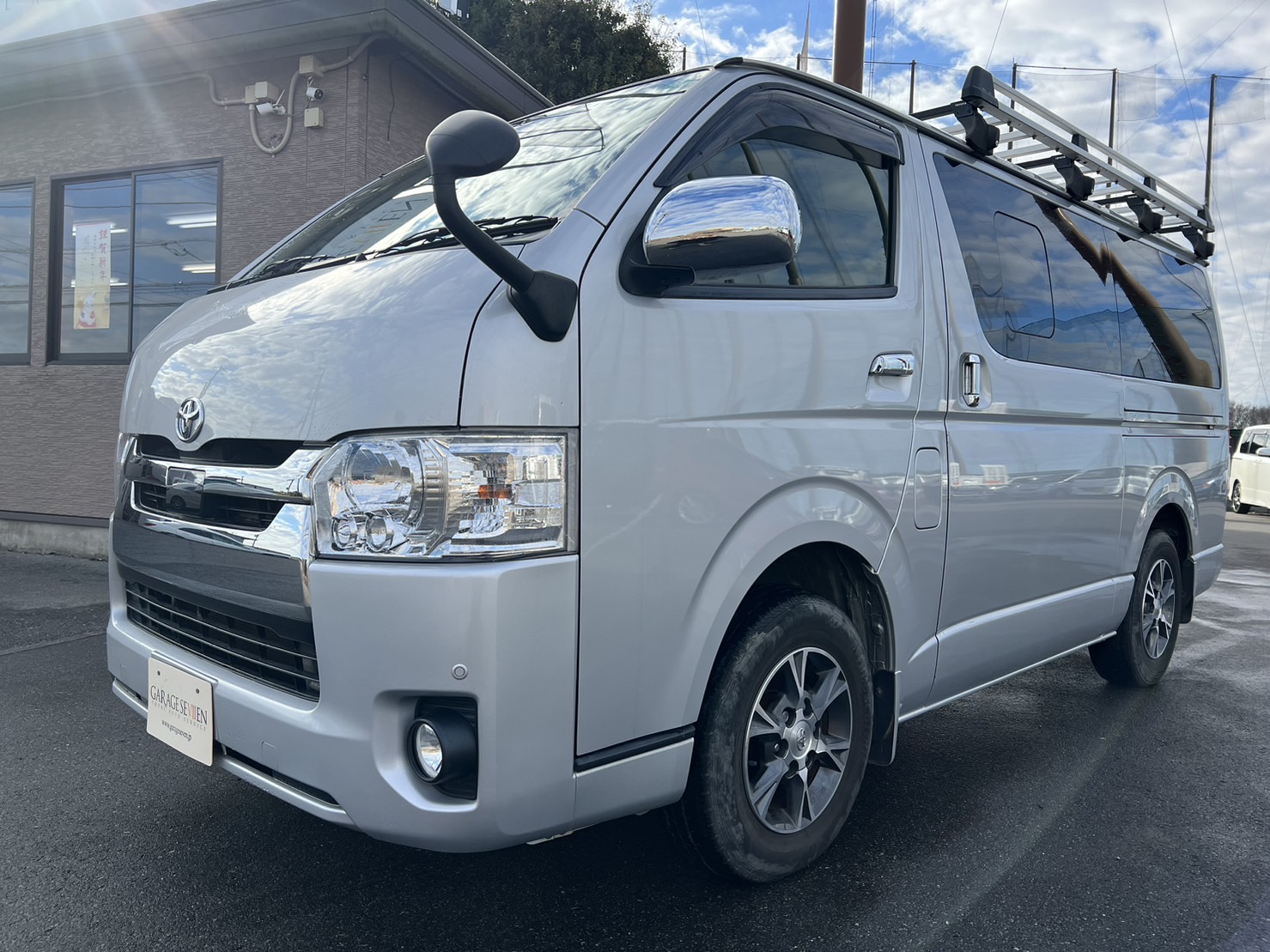 SOLD OUT　ハイエースバン